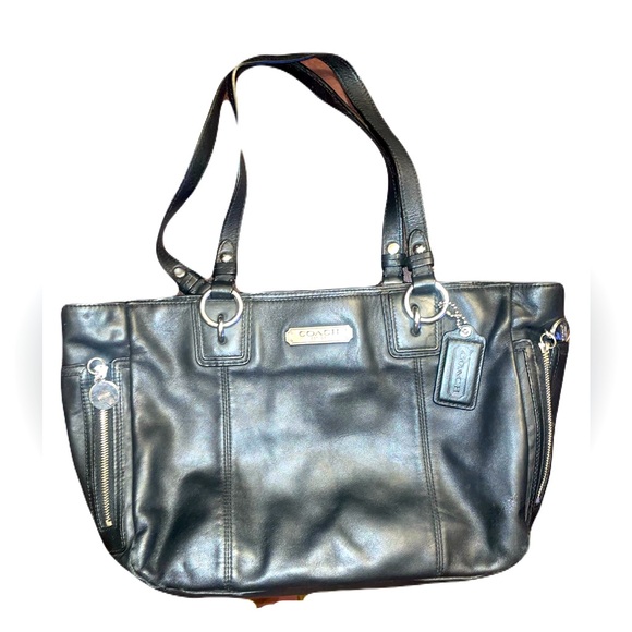 Coach black leather shoulder bag - Picture 1 of 8